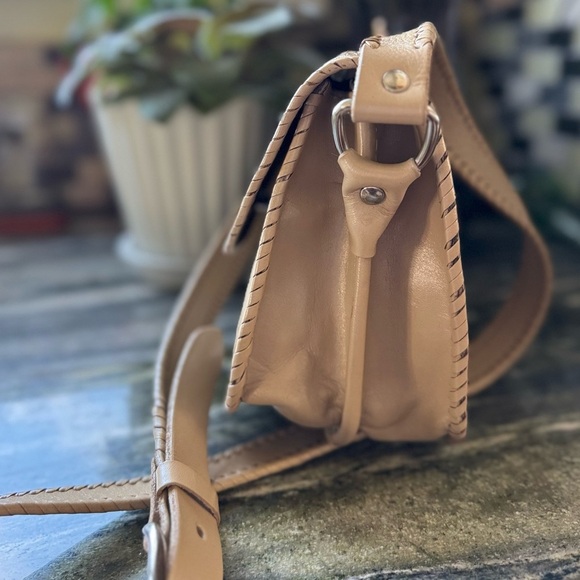 Origenes by David Luna Hand-Tooled Leather Crossbody Bag - Picture 3 of 7